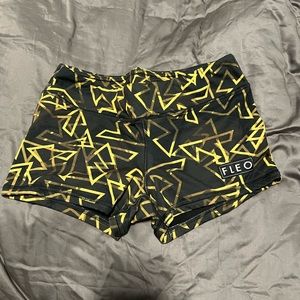 Fleo 3.25in shorts size medium